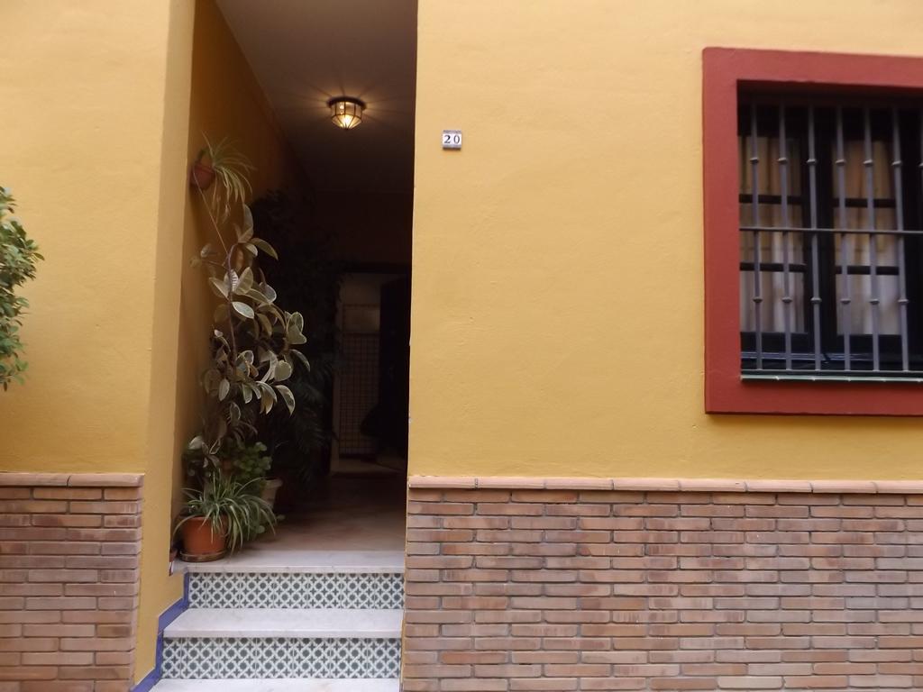Alameda Donkey Parking Sevilha Exterior foto